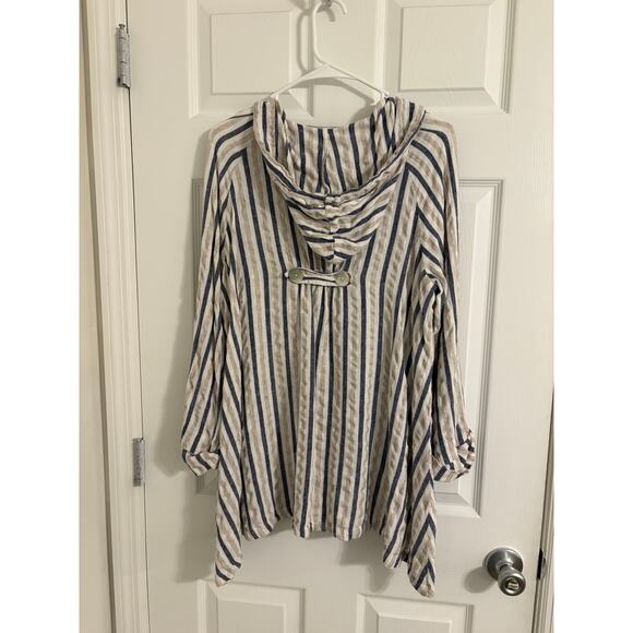 Jones New York Tops - Jones NY hooded jacket Beach Coverup